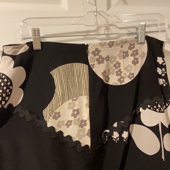 Nanette Lepore Silk Skirt Size 8 - Picture 8 of 15